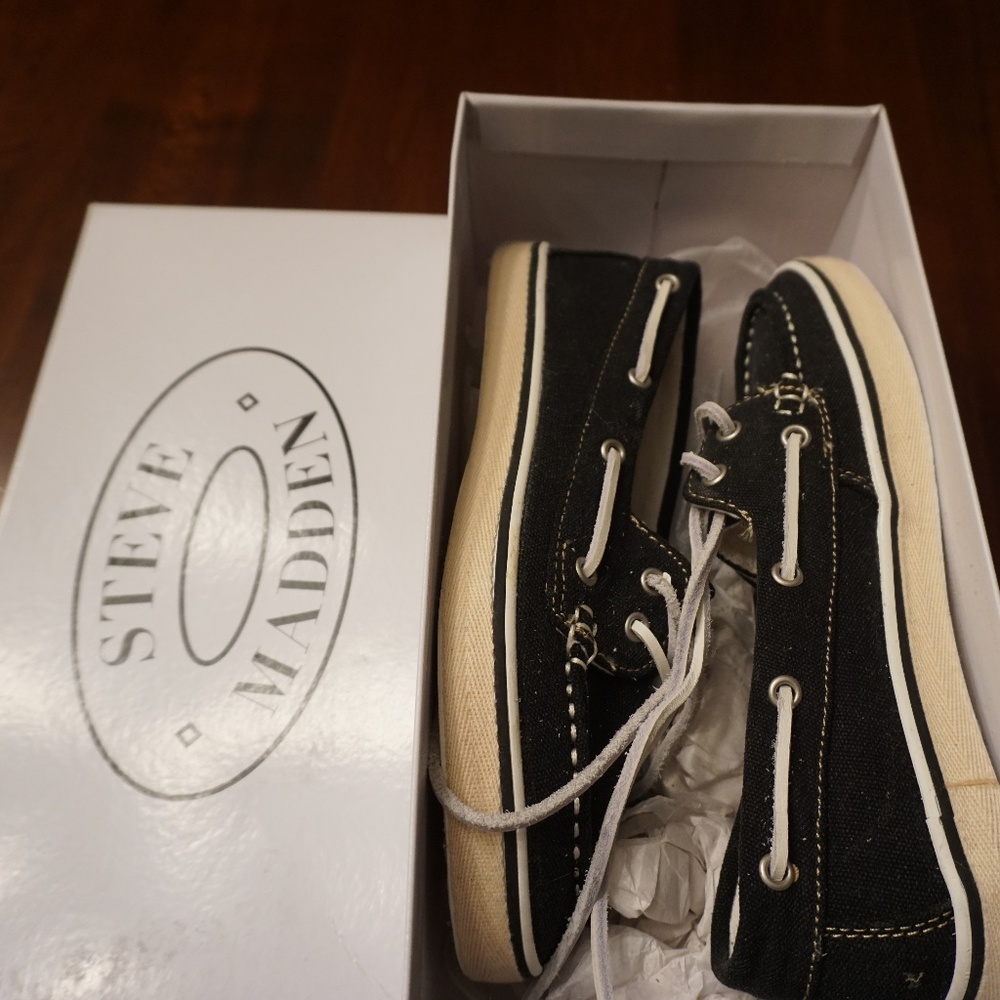 NIB Never Worn Black Steve Madden Yacht Shoes 6.5